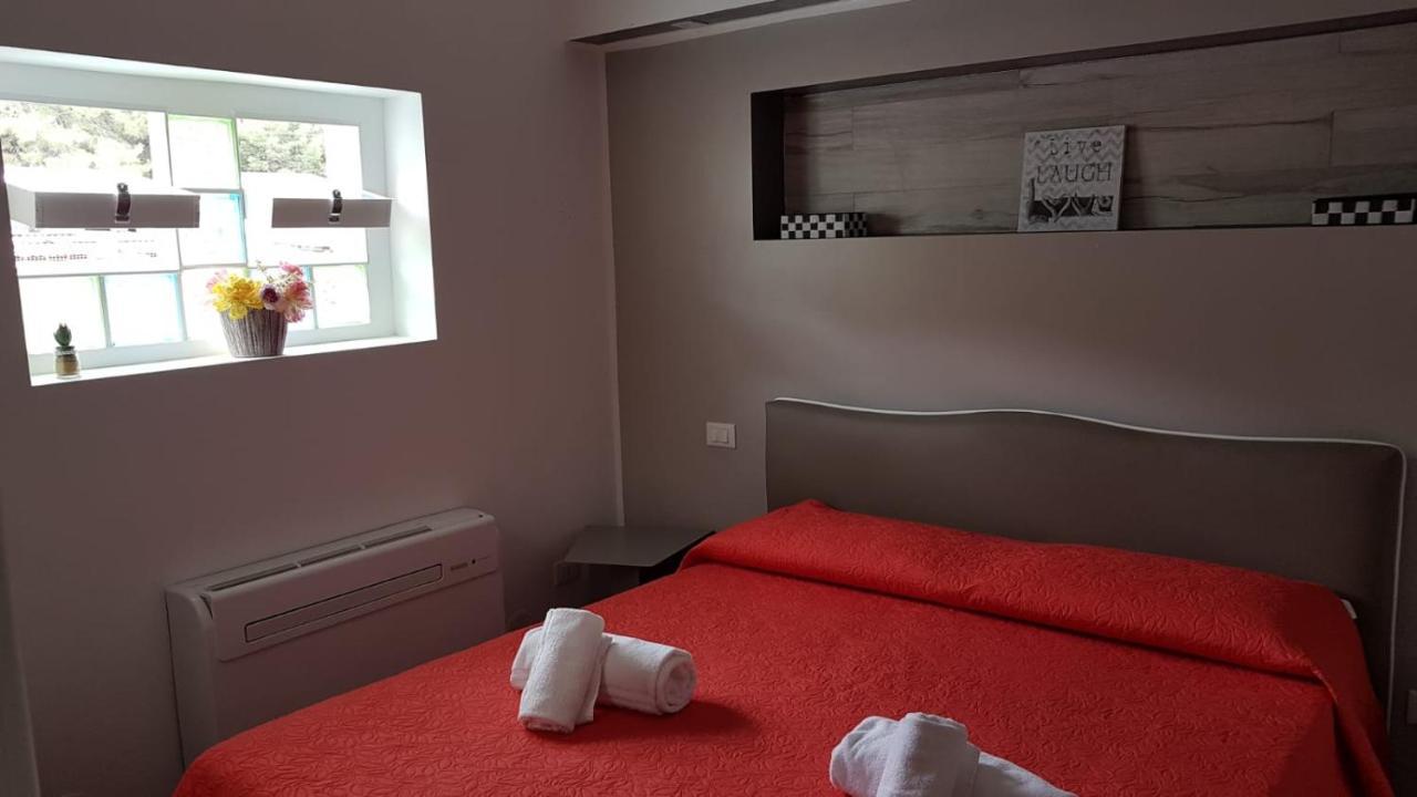 Room & Breakfast Cala Azzurra Macari Exterior photo
